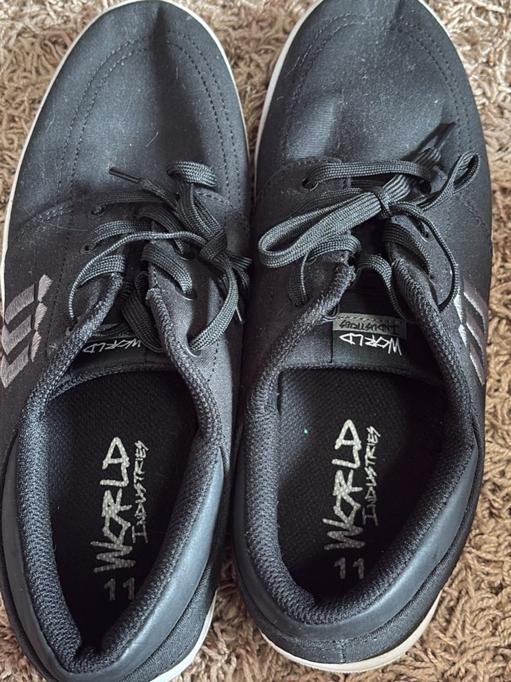 Men's Black Low-Profile Sneakers
